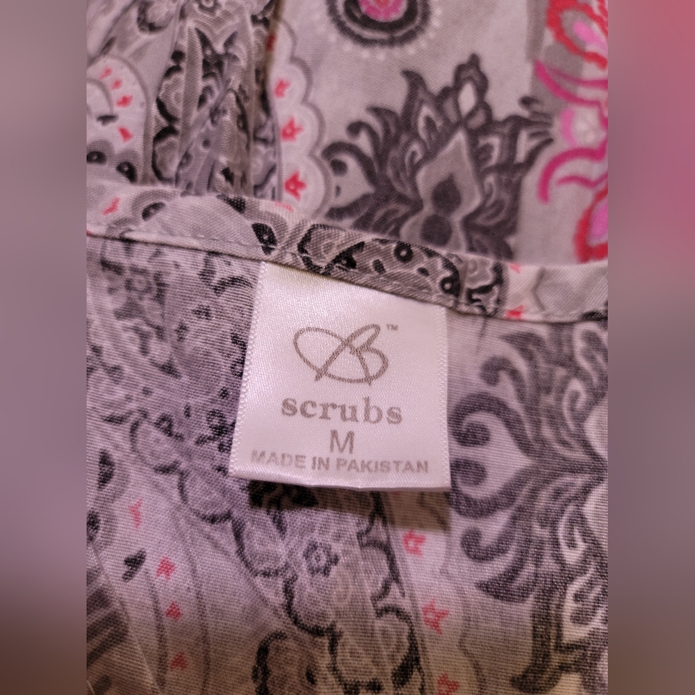 Scrub Top - Picture 3 of 3